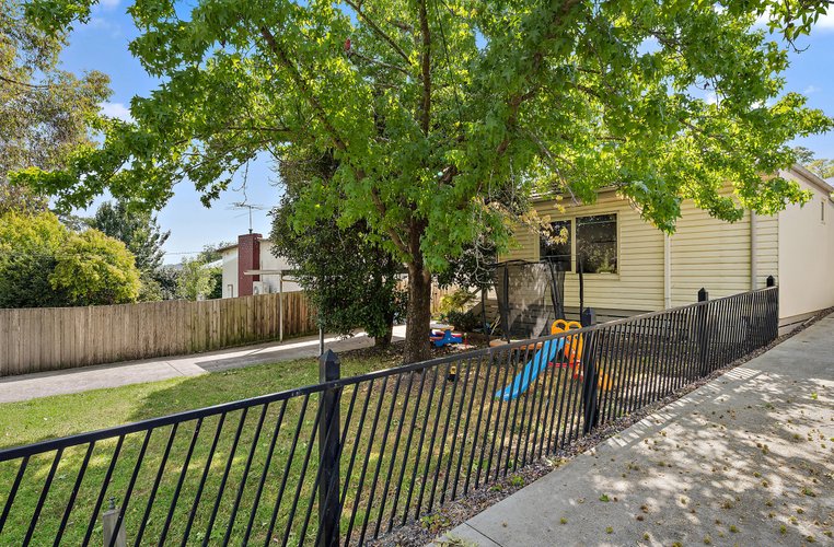 17 Queen Road Lilydale 3140