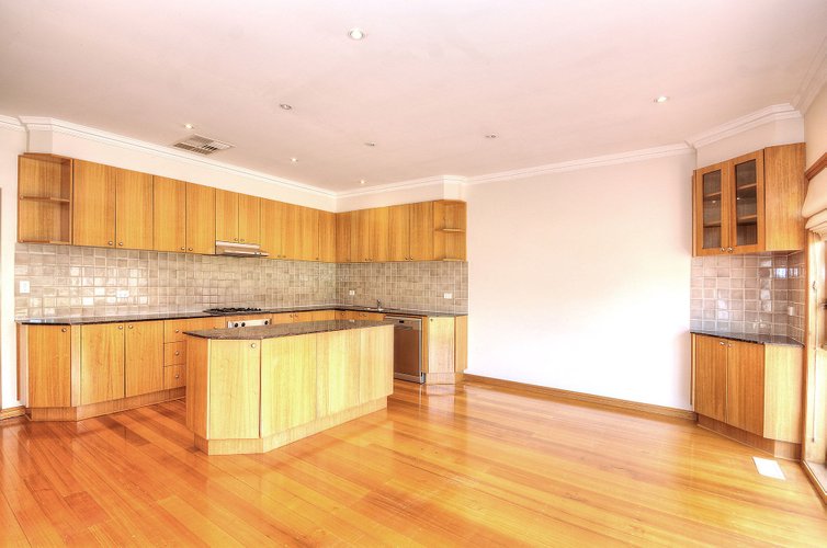 17 Shanahan Crescent Mckinnon 3204