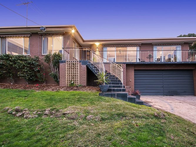 17 St Andrews Drive Chirnside Park 3116
