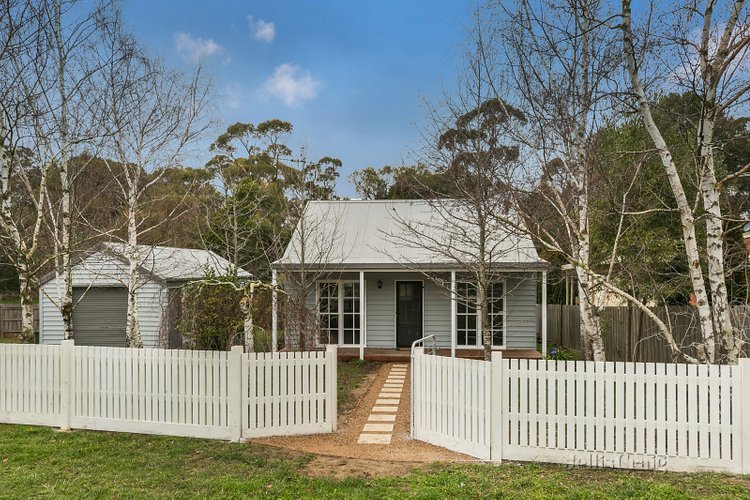 17 Tennyson Street Woodend 3442
