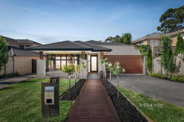 17 Tudor Drive Mooroolbark 3138