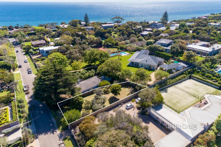 17 Wattle Grove Portsea 3944