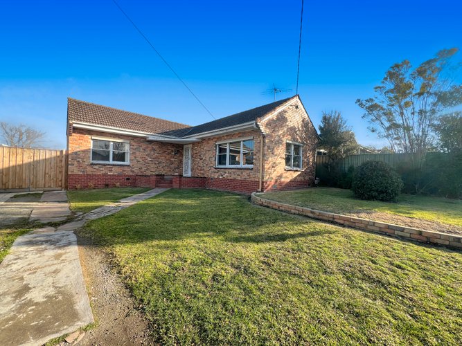 17 Weeroona Avenue Hamlyn Heights 3215