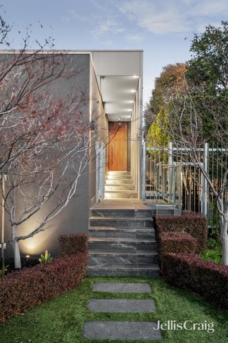 17 Whitelaw Court Eaglemont 3084