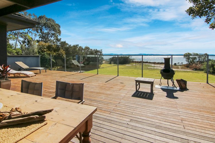 171 Bay Road, Eagle Point