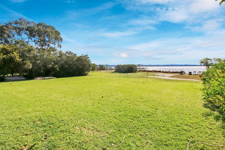 171 Bay Road, Eagle Point