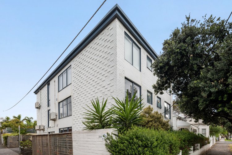 1/72 Withers Street Albert Park 3206