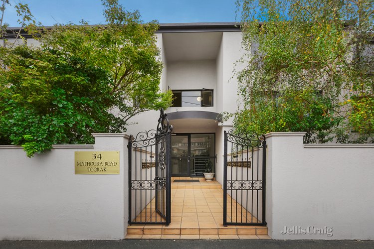 17/34 Mathoura Road Toorak 3142
