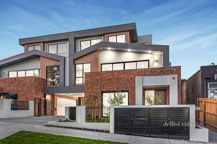 1 74 Woodland Street Strathmore 3041