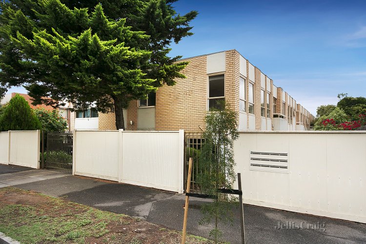 17/49 Dover Street Flemington 3031