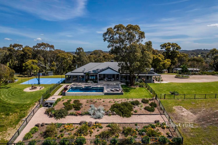175 Haleys Gully Road Hurstbridge 3099
