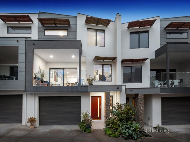 17 79 Lewis Road Wantirna South 3152