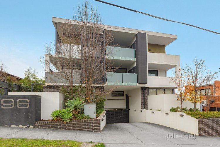 17/96 Hawdon Street Heidelberg 3084