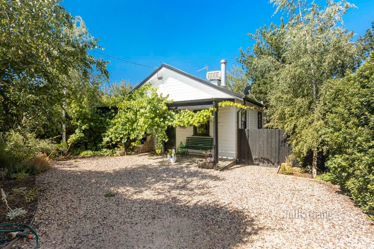 17A Church Avenue Hepburn Springs 3461