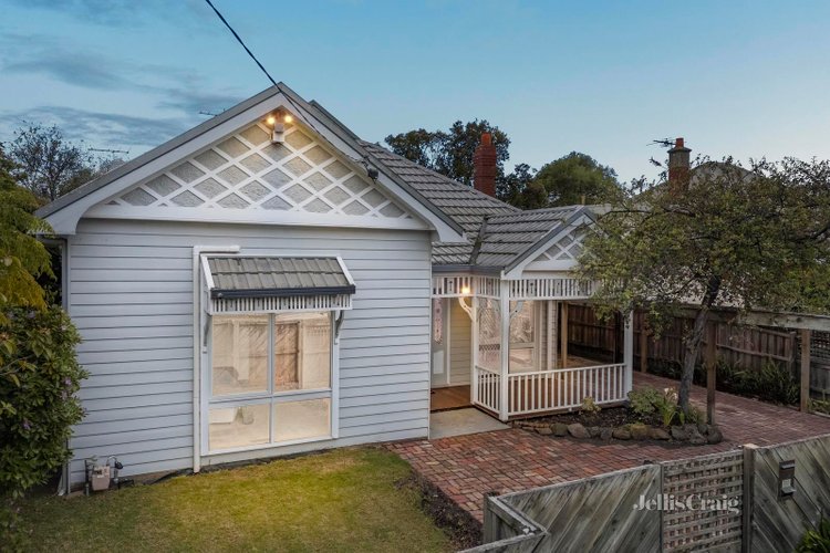 18 Albion Street Surrey Hills 3127