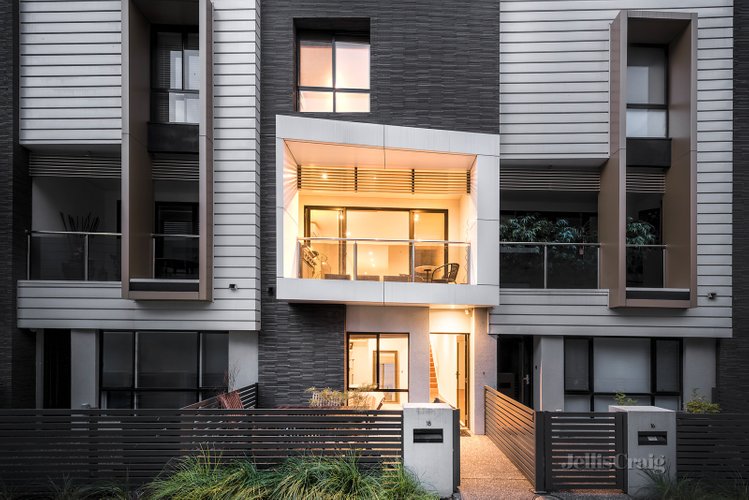18 Barries Place Clifton Hill 3068