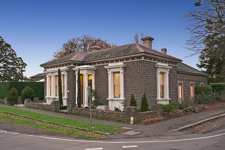 18 Baynton Street Kyneton 3444