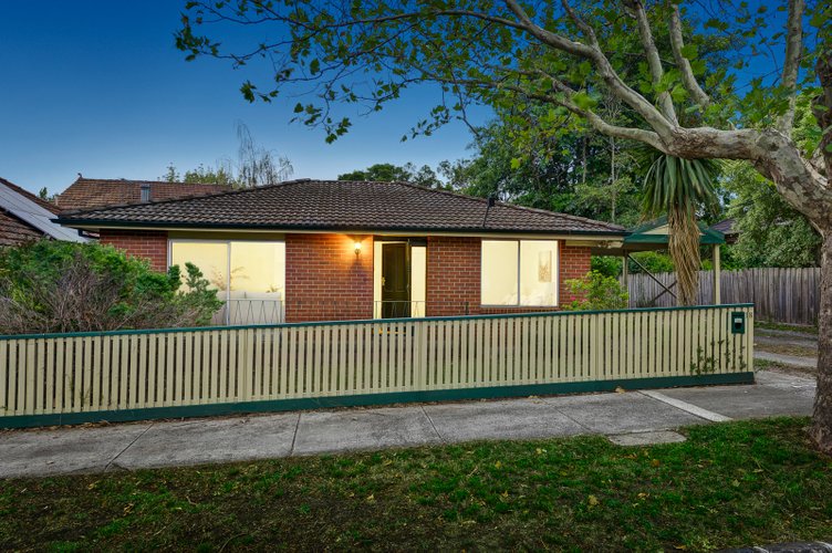 18 Bentley Street Surrey Hills 3127