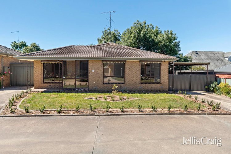 18 Burnbank Close Lake Wendouree 3350