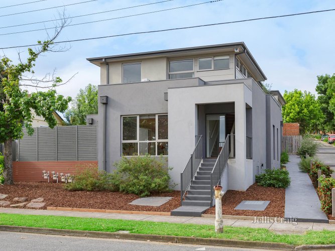 1 8 Chaleyer Street Reservoir 3073