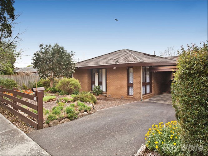 18 Compton Street Glen Waverley 3150