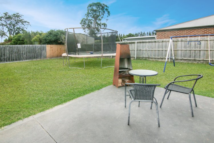 18 Eastern View Drive, Eastwood