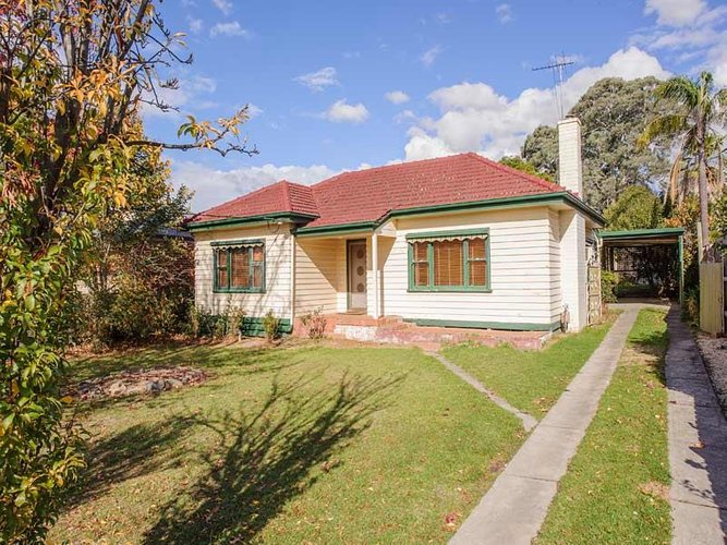 18 Farleigh Ave  Burwood 3125