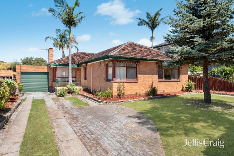 18 Folkestone Road Glen Waverley 3150