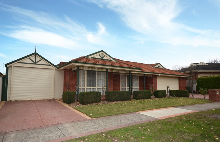 18 Goldentree Drive Chirnside Park 3116