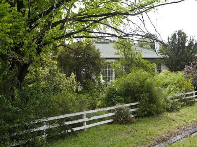 18 Goldsmith Crescent Castlemaine 3450