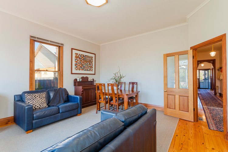 18 Grandview Grove, Geelong