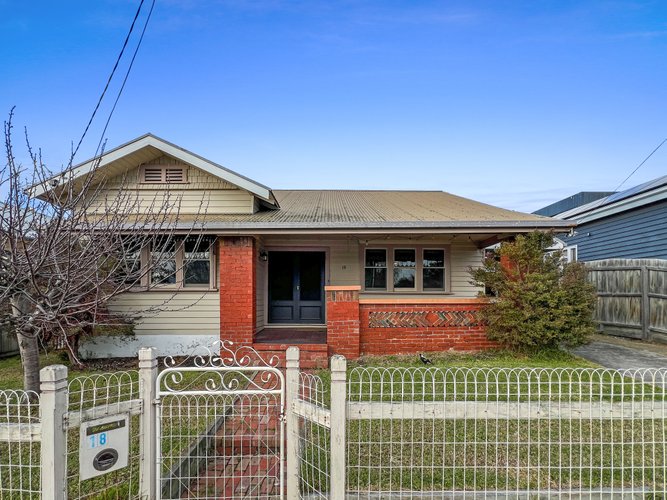 18 Guthrie Avenue North Geelong 3215