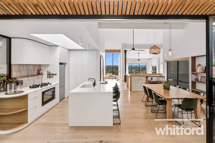 18 Heathfield Court, Newtown