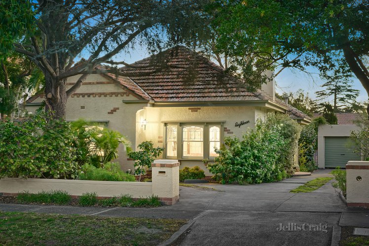 18 Holyrood Street Camberwell 3124