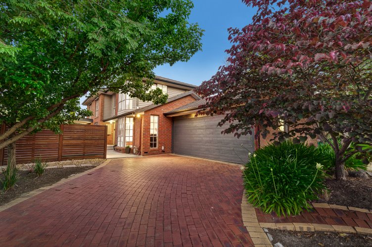 18 Lakeside Crescent Croydon Hills 3136