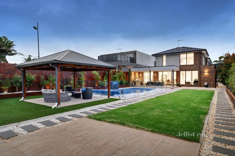 18 Ludstone Street Hampton 3188