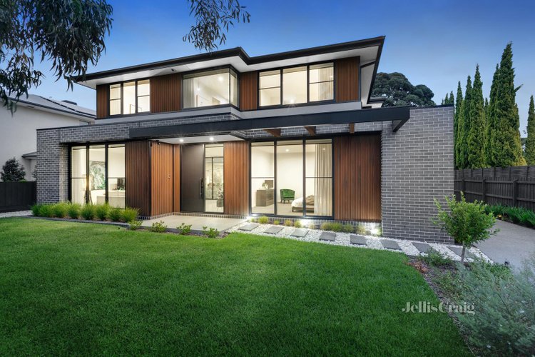 1 8 Mackintosh Road Wheelers Hill 3150