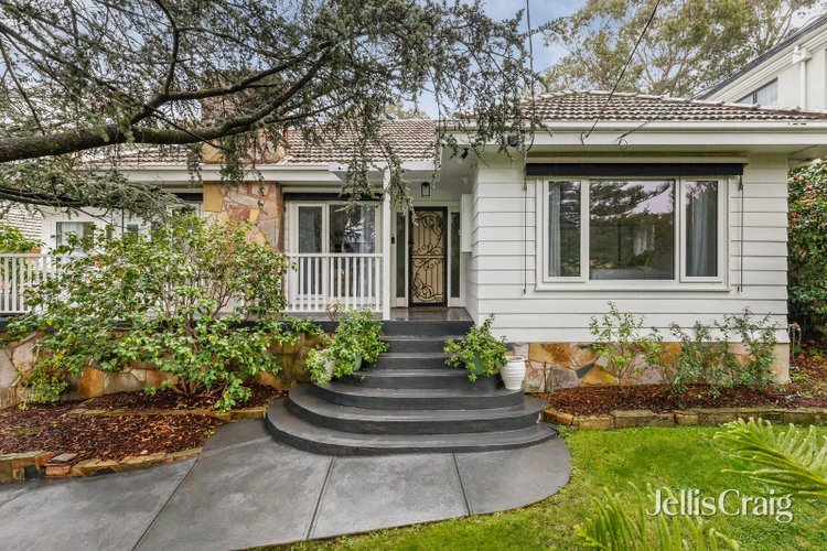 18 Manniche Avenue Mont Albert North 3129