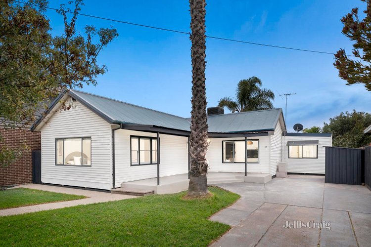 18 Maxwell Avenue Altona North 3025