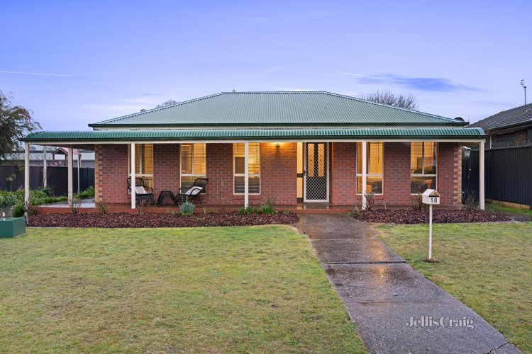 18 Mitchell Drive Cardigan Village 3352