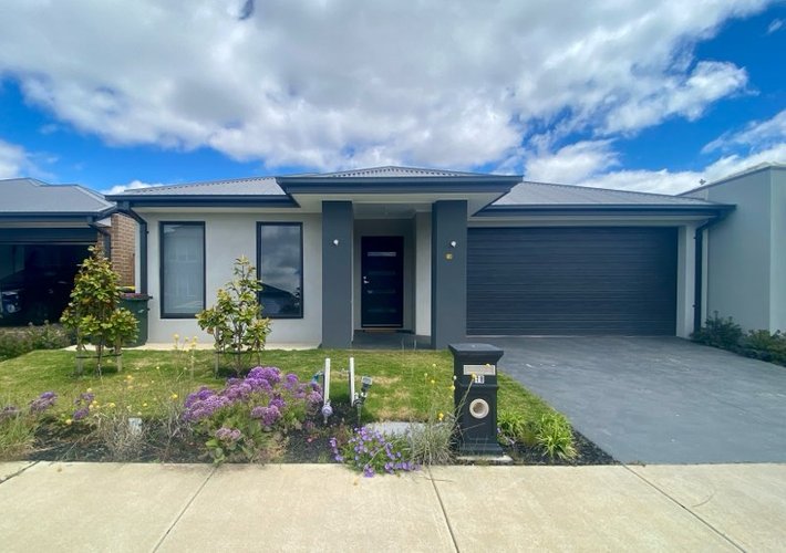 18 Montagna Circuit Armstrong Creek 3217