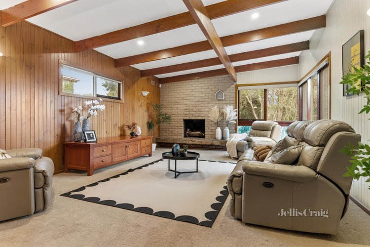 18 Morrison Court Mount Waverley 3149