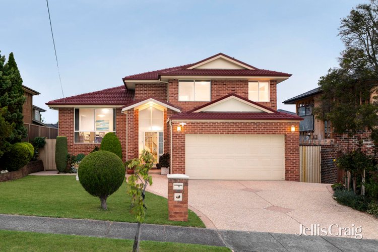 18 Mount Pleasant Drive Mount Waverley 3149