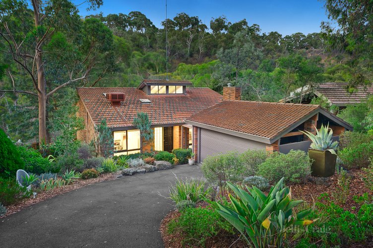 18 Palpera Terrace Greensborough 3088