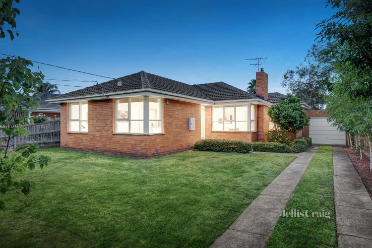 18 Pasadena Crescent Bentleigh East 3165