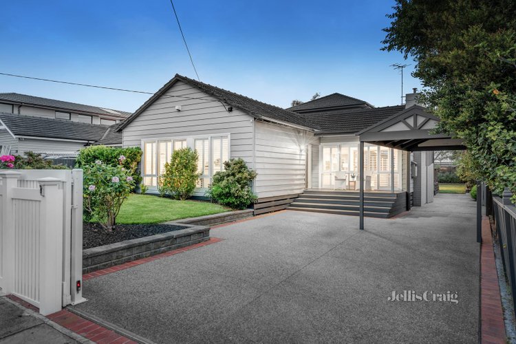 18 Pollina Street Bentleigh East 3165