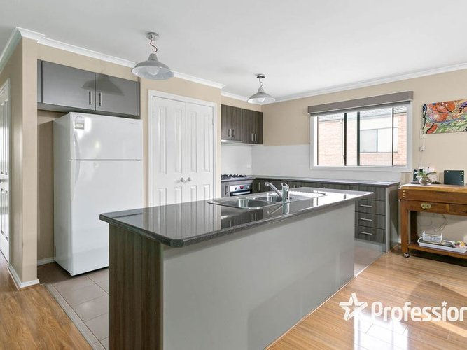 18 Regent Avenue Mooroolbark 3138