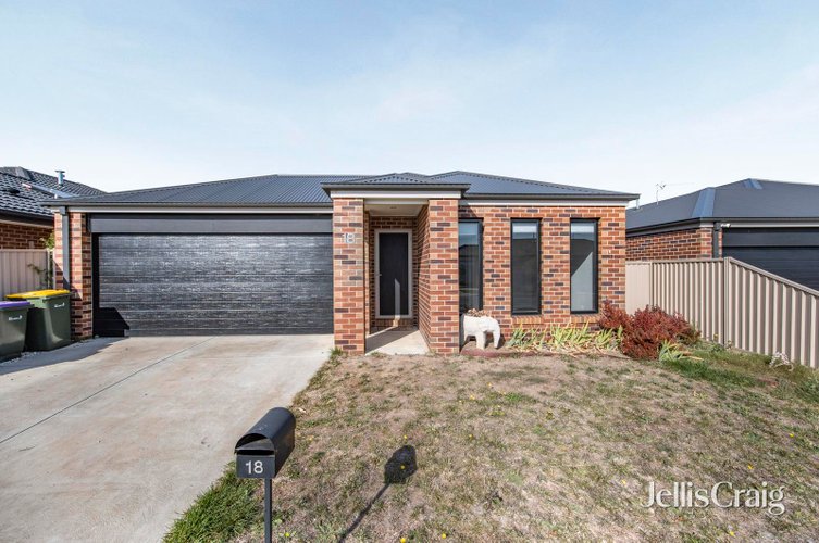 18 Sandpiper Ave  Winter Valley 3358