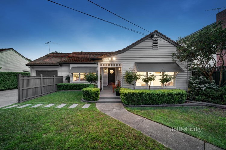 18 Simpson Street Mitcham 3132