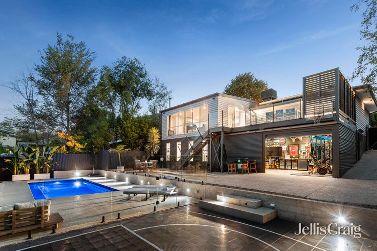 18 St Andrews Drive Chirnside Park 3116